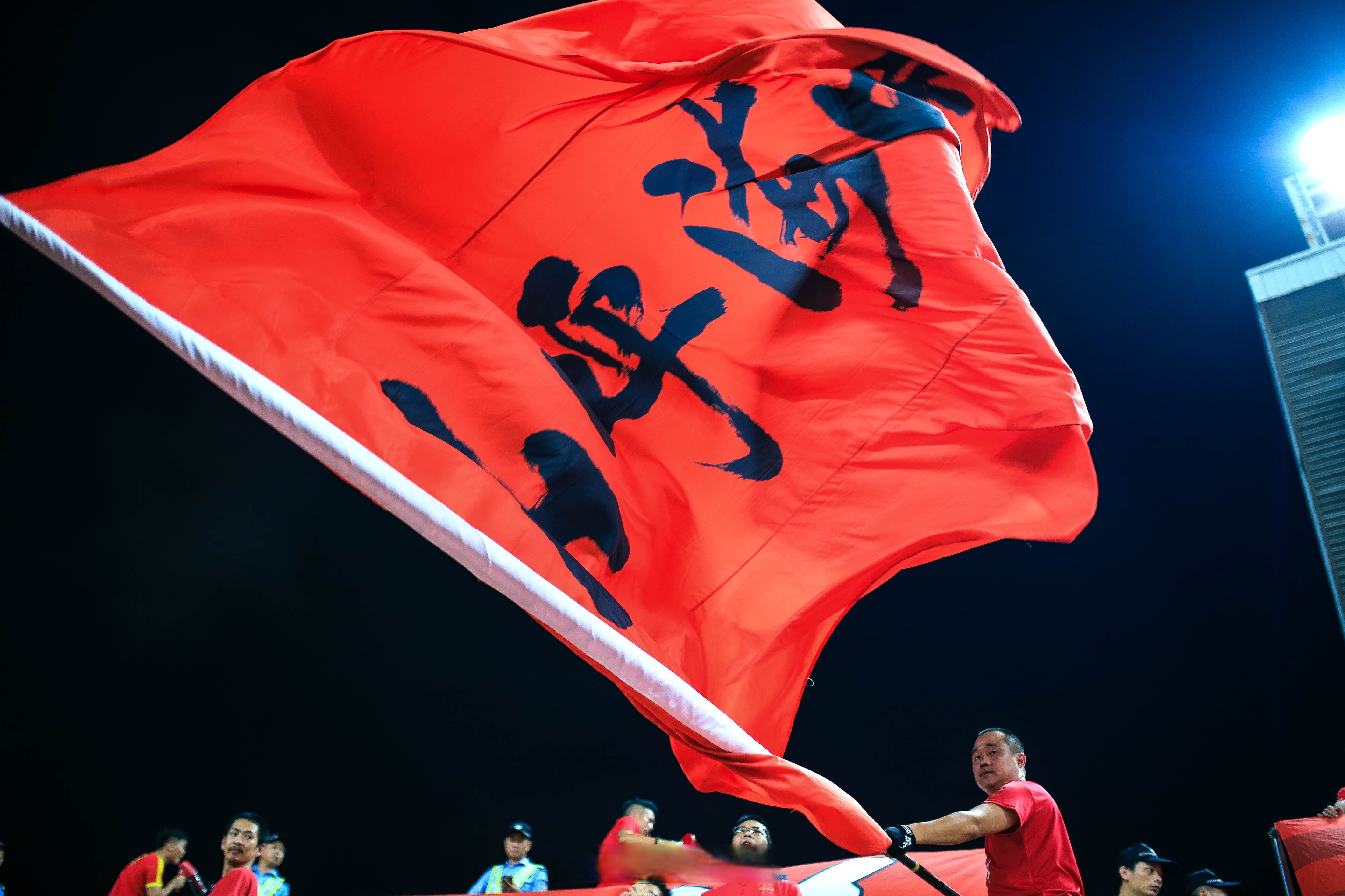 关于一场经典之战！体操点燃球迷热情的信息