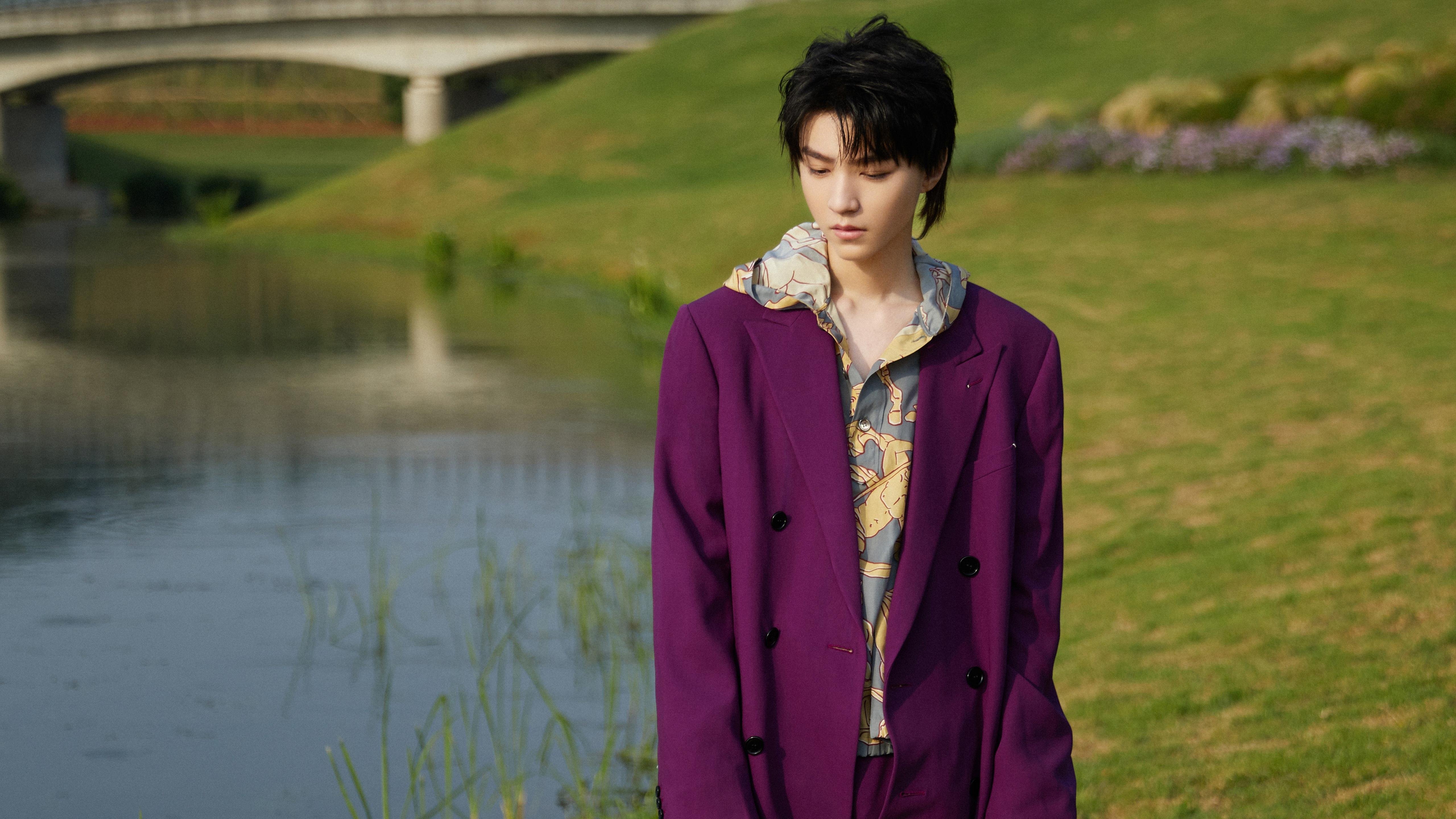 赛道与球场的双重对决，F1揭幕战与国王封锁雄鹿的战术交响